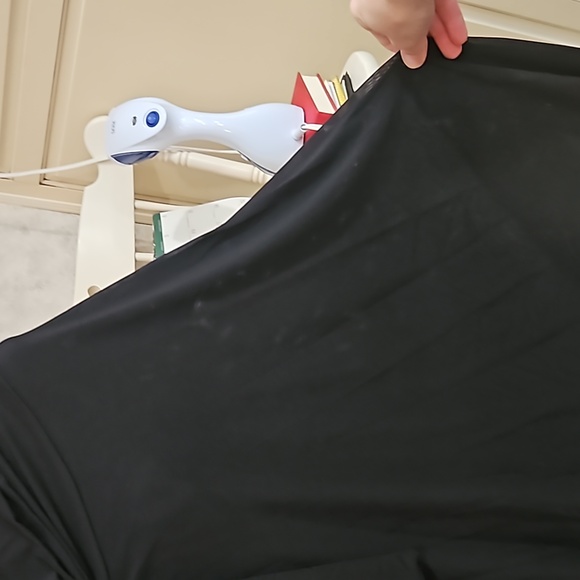 "PROFILE", SZ. M, Polyester and elastic, black, sleeveless cape. - Picture 7 of 14